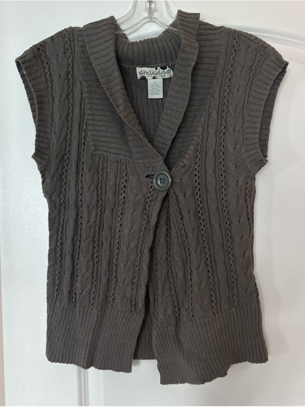Y2K Cable-Detail Sleeveless Sweater Vest in Brown